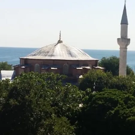 Otel Bachos Sultanahmet Enjoy Breakfast On The Teracce With A Sea View