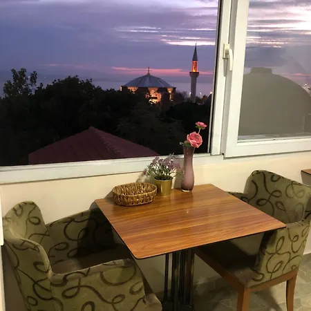 Bachos Sultanahmet Enjoy Breakfast On The Teracce With A Sea View İstanbul