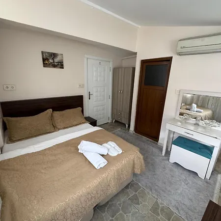 Otel Bachos Sultanahmet Enjoy Breakfast On The Teracce With A Sea View İstanbul