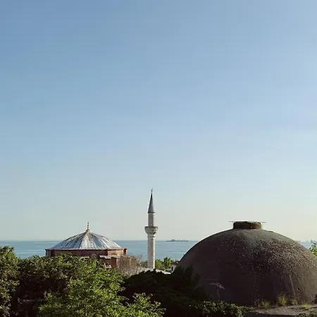 Bachos Sultanahmet Enjoy Breakfast On The Teracce With A Sea View İstanbul
