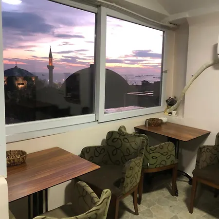 Bachos Sultanahmet Enjoy Breakfast On The Teracce With A Sea View