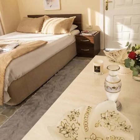 فندق Bachos Sultanahmet Enjoy Breakfast On The Sea View Terrace اسطنبول