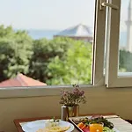 Bachos Sultanahmet Enjoy Breakfast On The Teracce With A Sea View Hotel Istanbul
