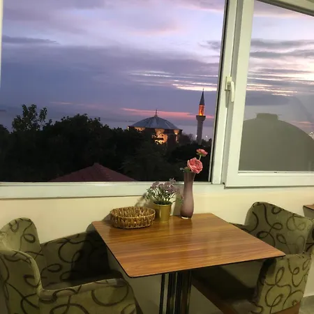 מלון Bachos Sultanahmet Enjoy Breakfast On The Teracce With A Sea View איסטמבול